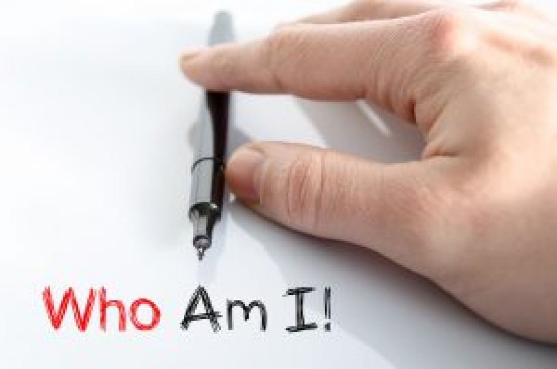 Written text saying who am i!